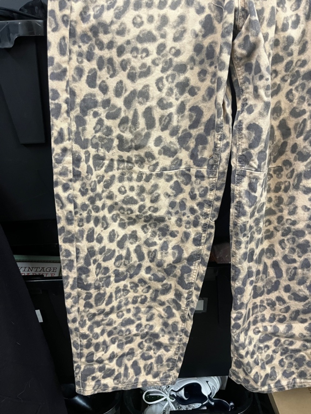 NWT Leopard Print Low Waist Barrel Leg Jeans NWT Animal Print Neutral Size 7/28 - Picture 5 of 12